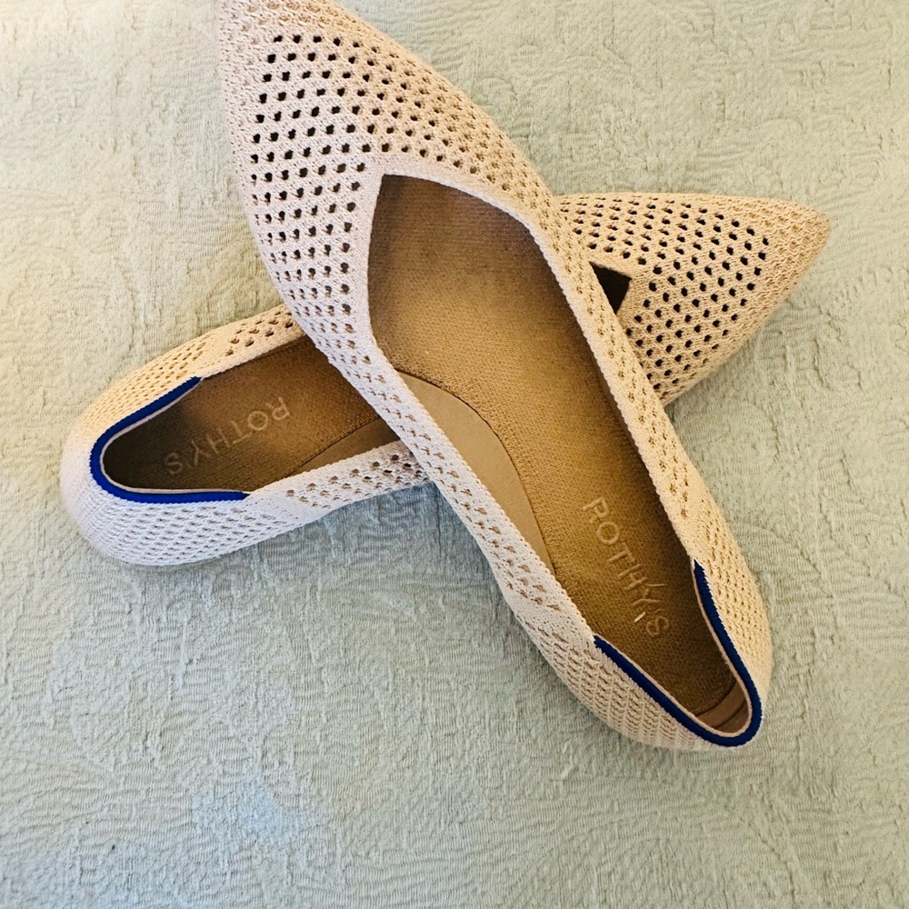Rothy's Beige point Flats